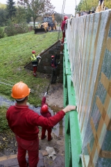 <p>Montaż elementu zespolonego - blachownica wraz z balustradą mostową</p>